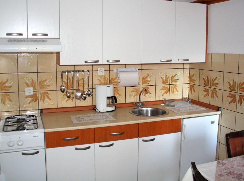 Sweet and Simple Sea View Crikvenica Apartments