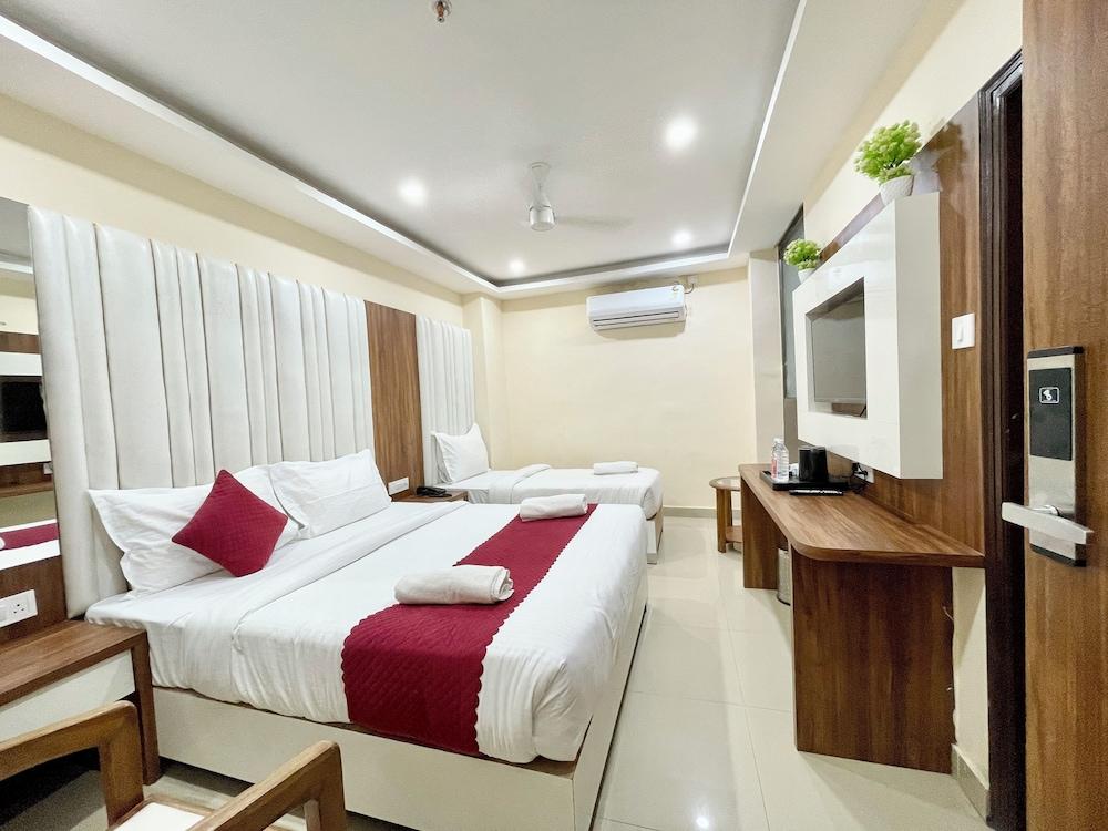 Hotel SRK - near Temple