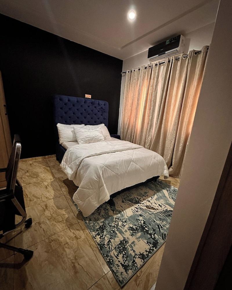 Readyhomes  Shortlets and Apartments