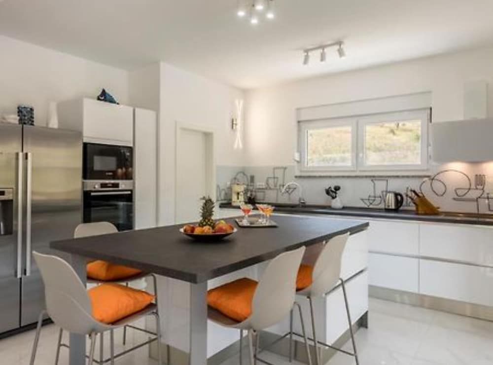 Modern & Stylish Villa With Private Pool