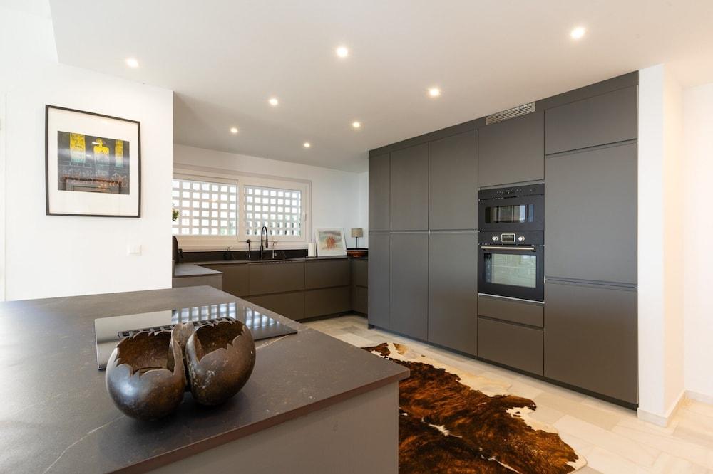 Ojen Retreat With Pool