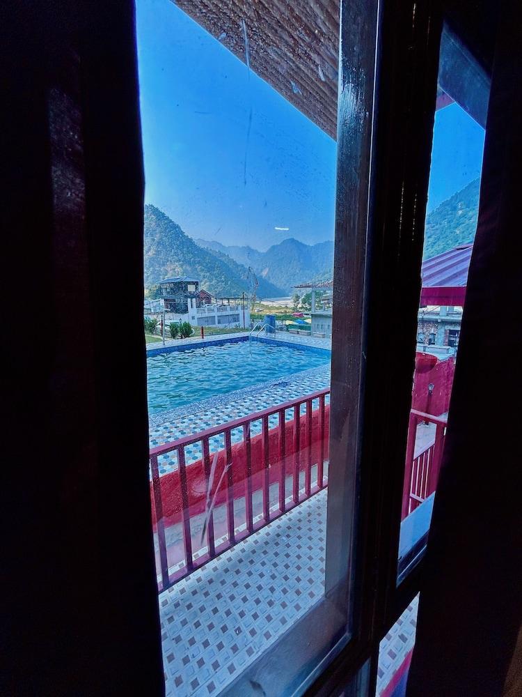 Grandeur's Tiger Estate