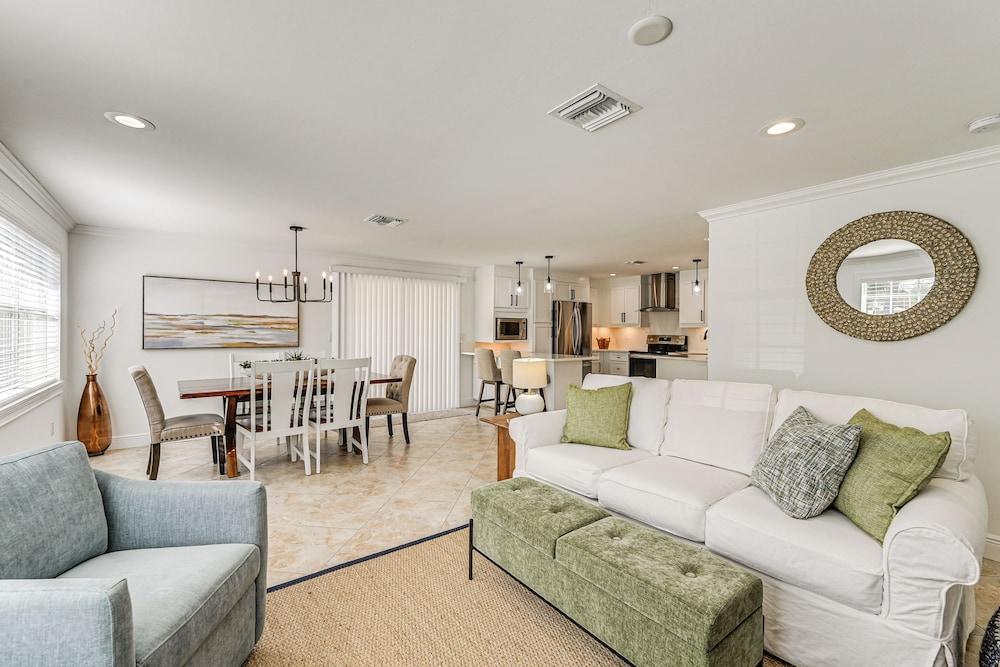 1 Mi to Beach: Naples Home w/ Pool & Fire Pit