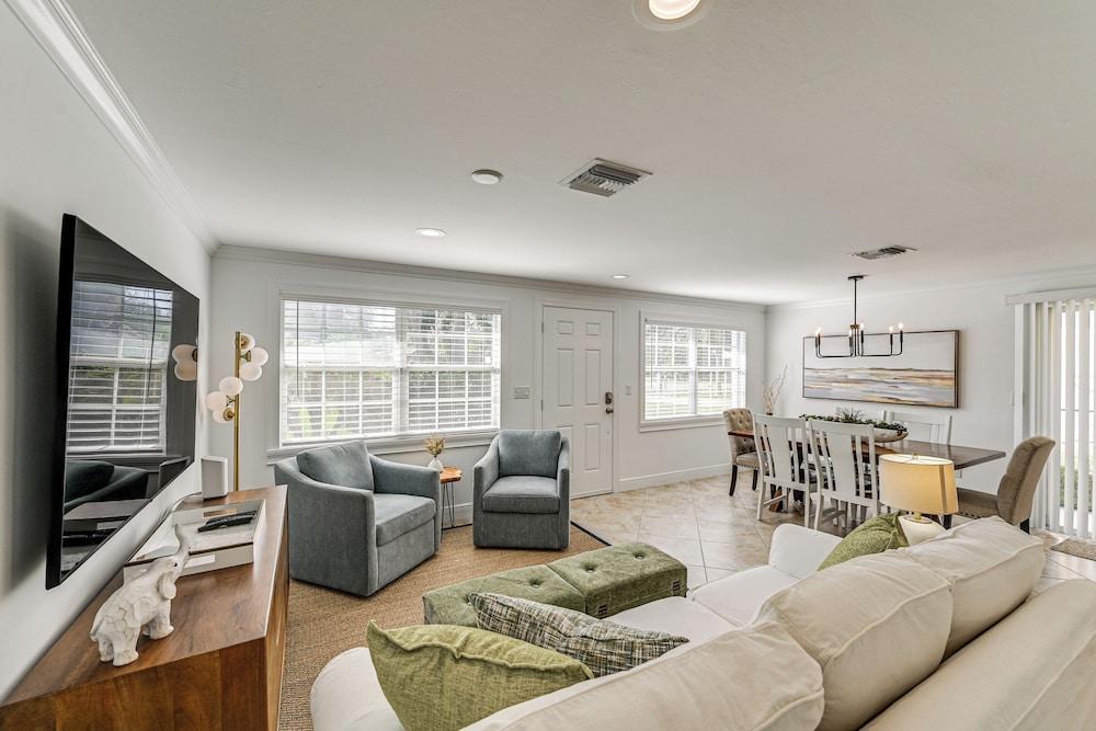 1 Mi to Beach: Naples Home w/ Pool & Fire Pit