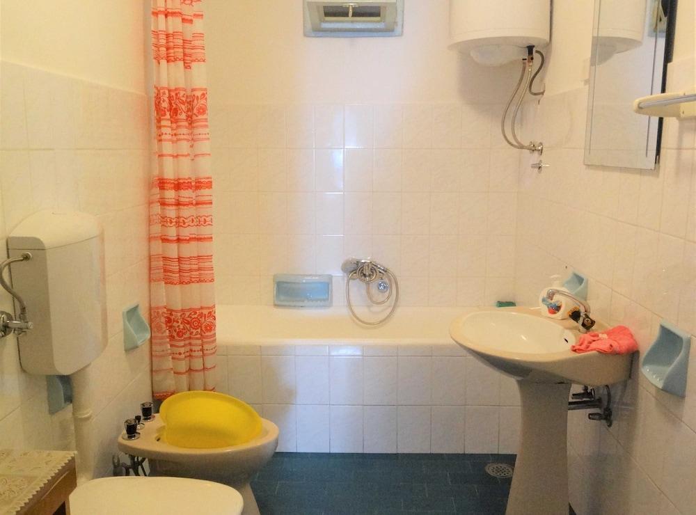 Airy Crikvenica Apartment With Terrace Close to Beach