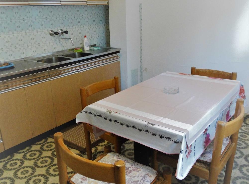 Airy Crikvenica Apartment With Terrace Close to Beach