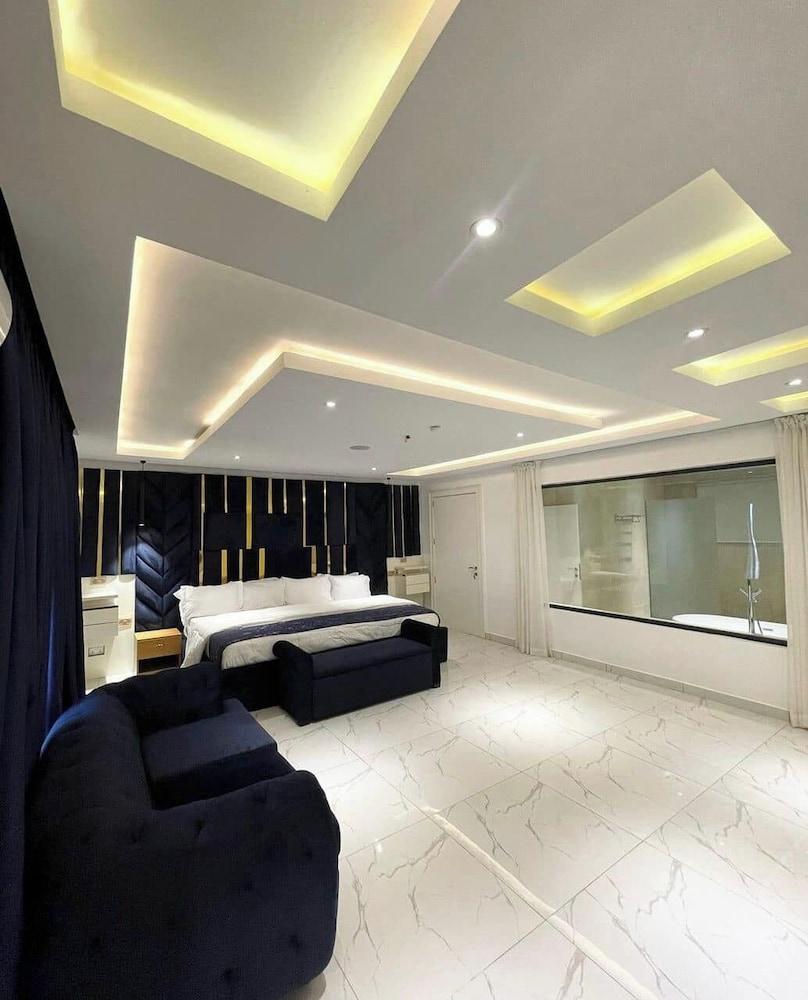 Smart Emmanuel's Place