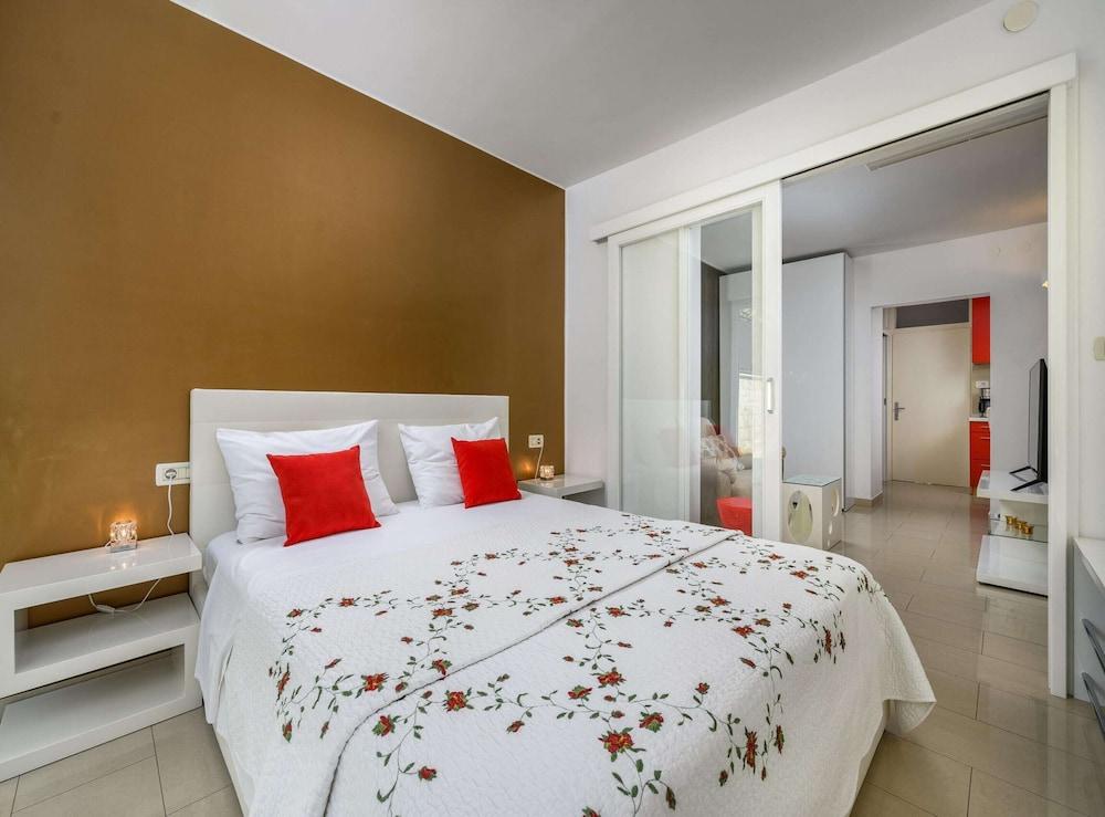 Apartment in Porec Near Rock Beach