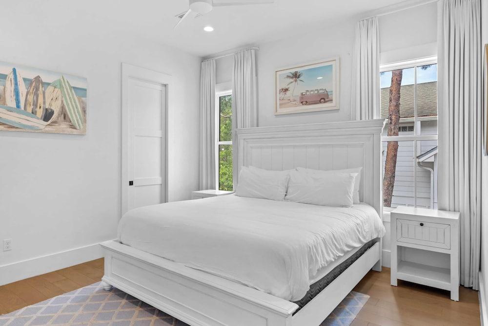 30A Good Vibes by Avantstay Private Pool + Bikes Beach Access