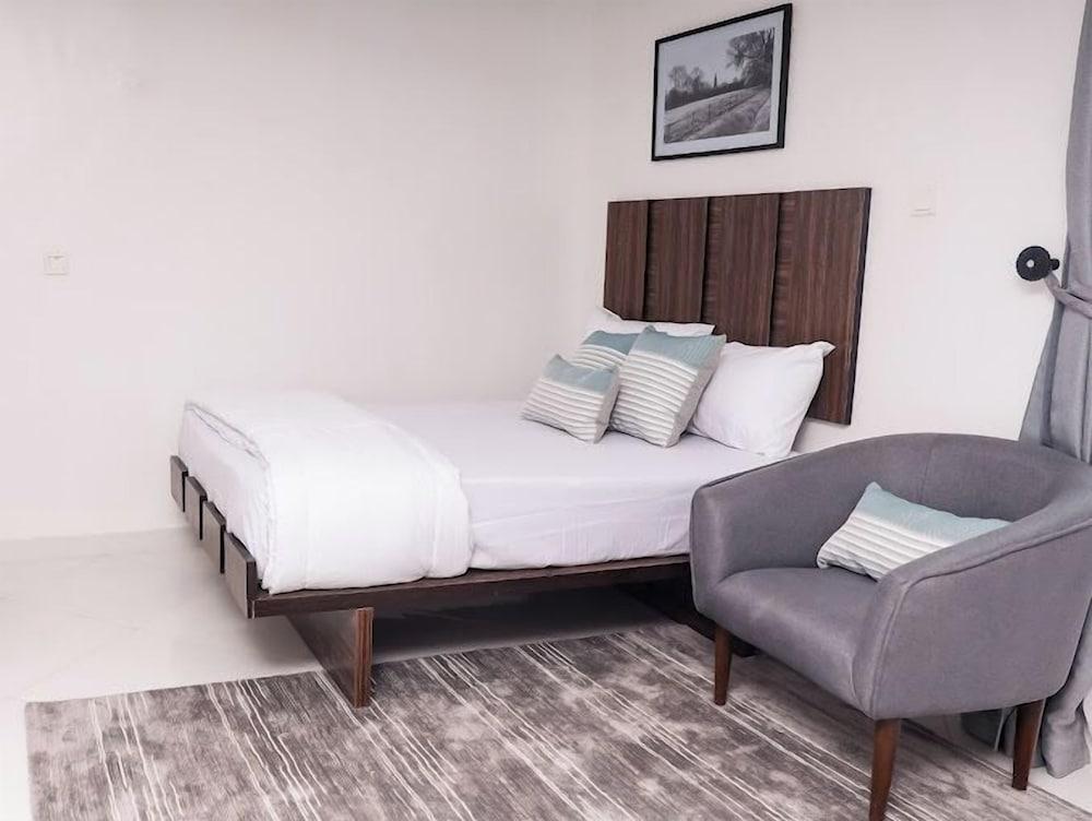 Mega Pavilion Apartment