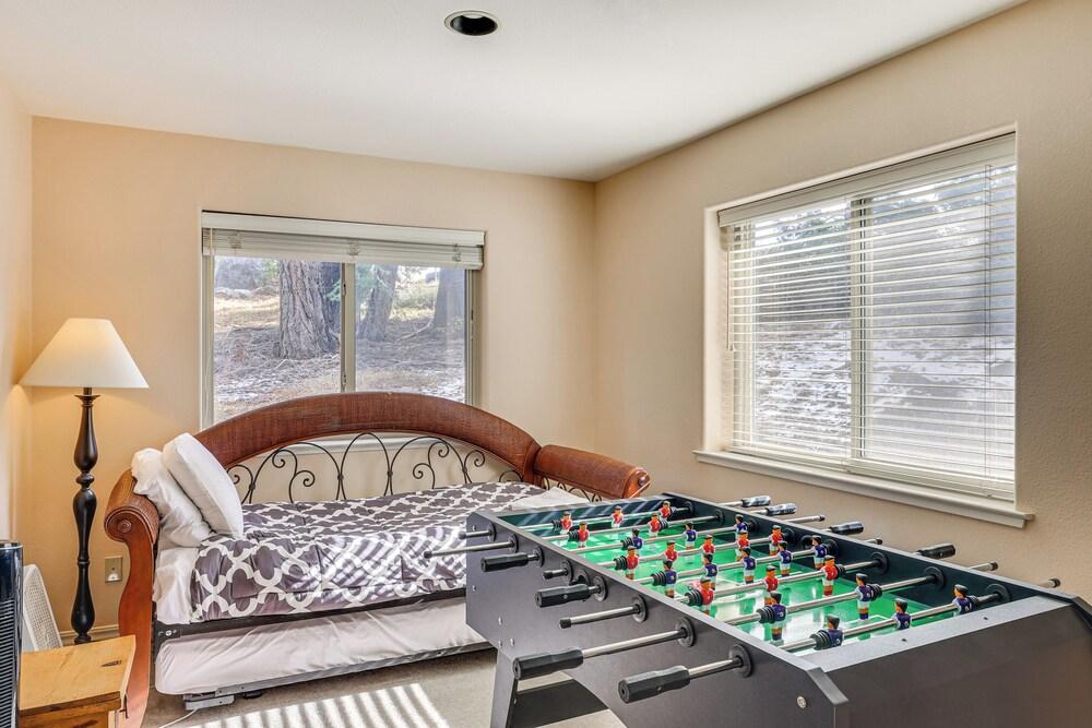 7 Mi to Beach: Home w/ Hot Tub in South Lake Tahoe