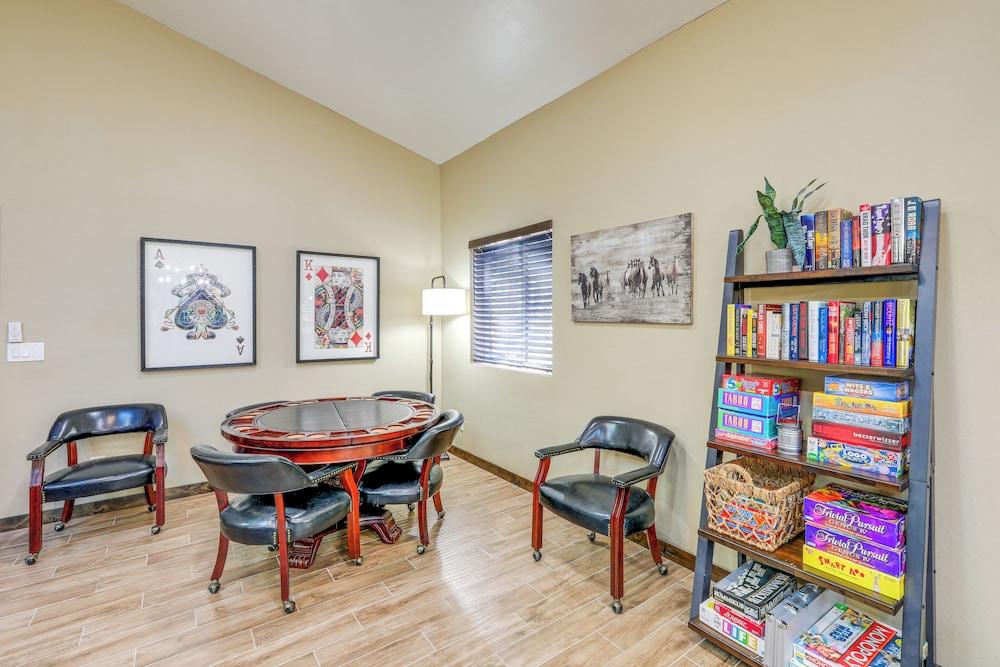 Furnished Gazebo w/ View: Rustic Williams Retreat!