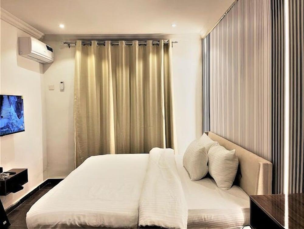 1118 Serenity Residence