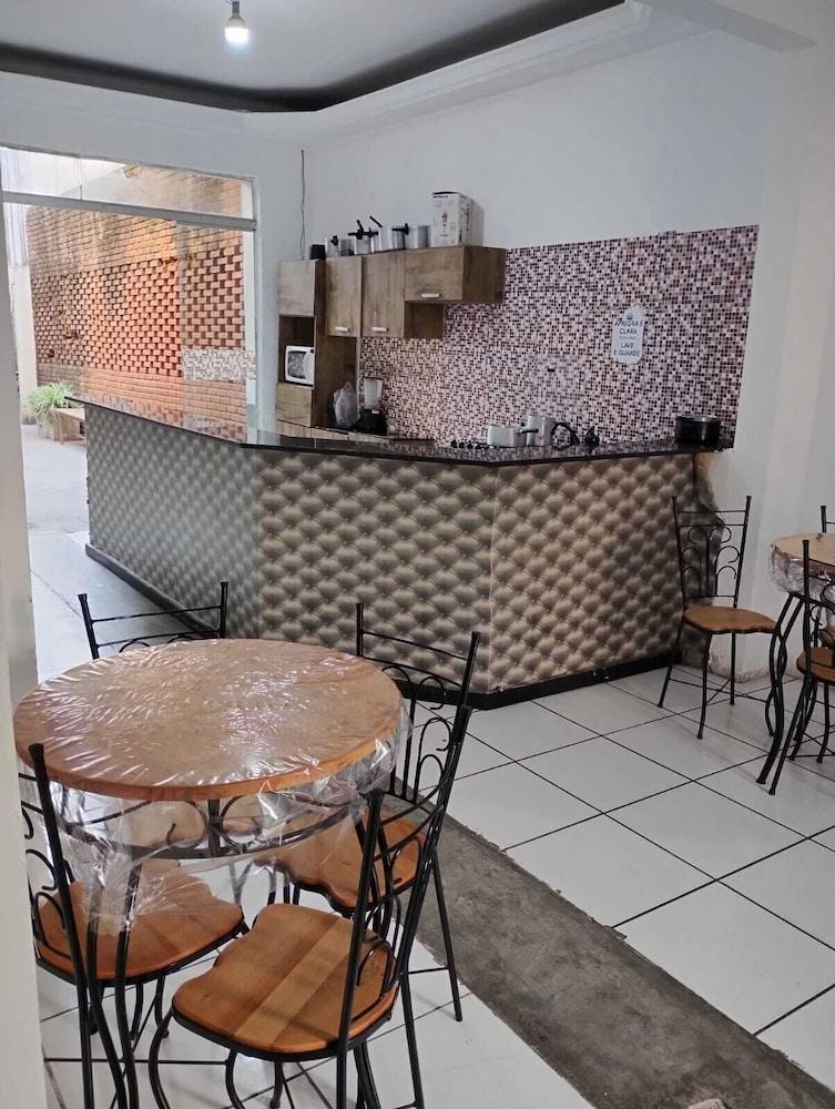 Hostel-Hotel Santana