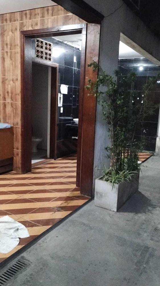 Hostel-Hotel Santana