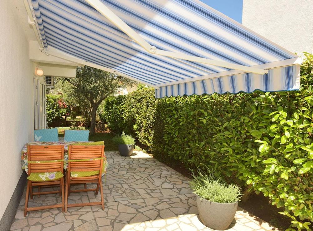 Peaceful and Secluded Krk Apartment With Terrace