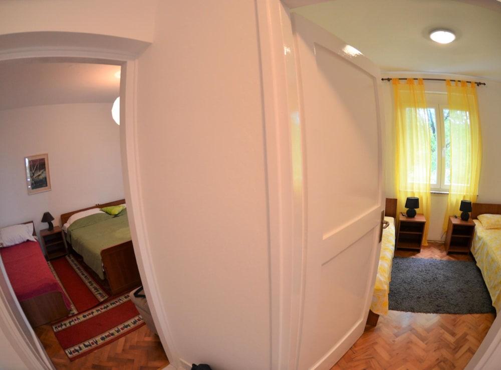 Bright and Breezy Apartment With Terrace and Sea View