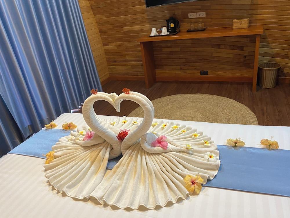 Phumala Lanta Seaview Resort