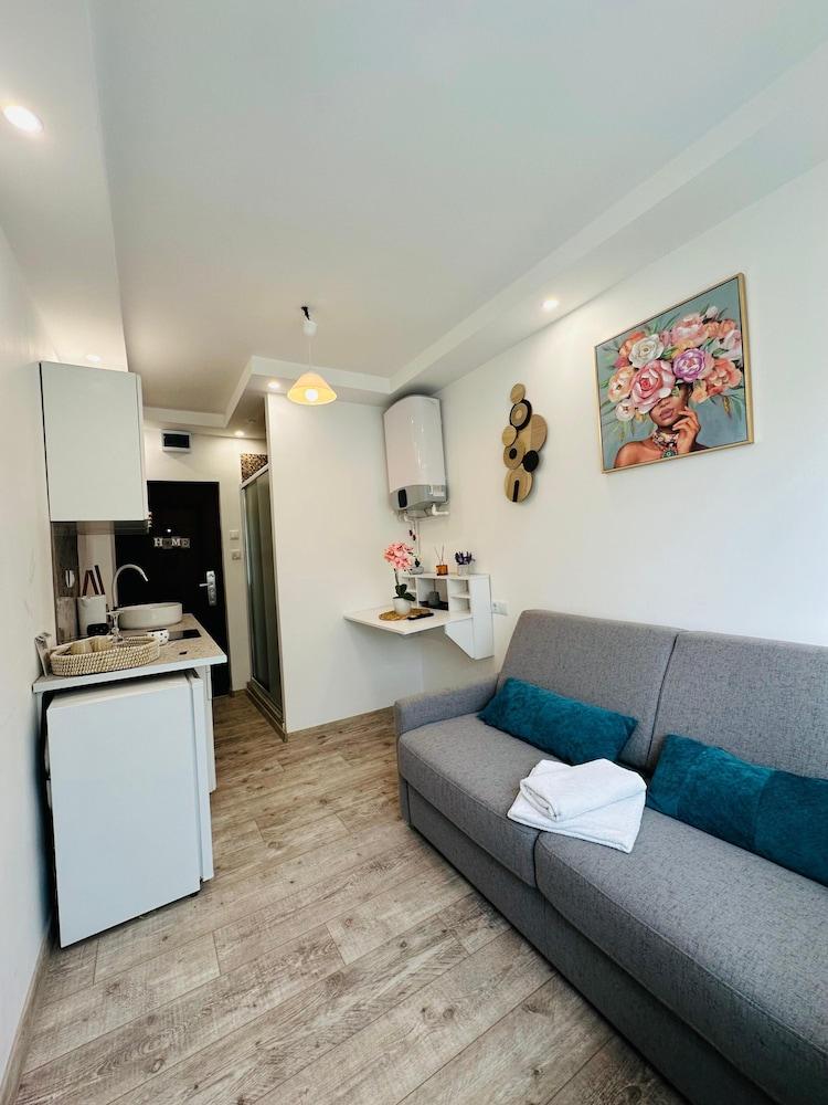 Urban Studio for a Real Ghetto Experience