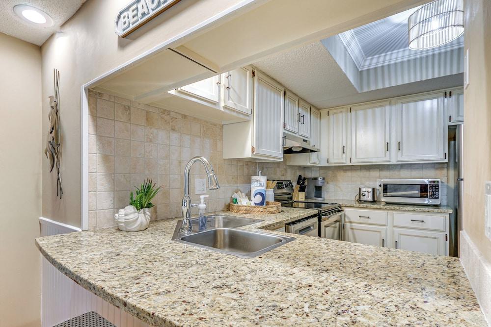 Resort Perks Beach Access: Condo in Hilton Head