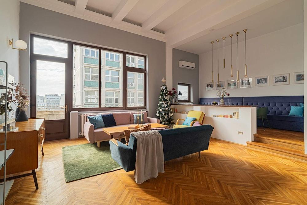 Spacious 3BR Atrium Penthouse Balcony Cismigiu