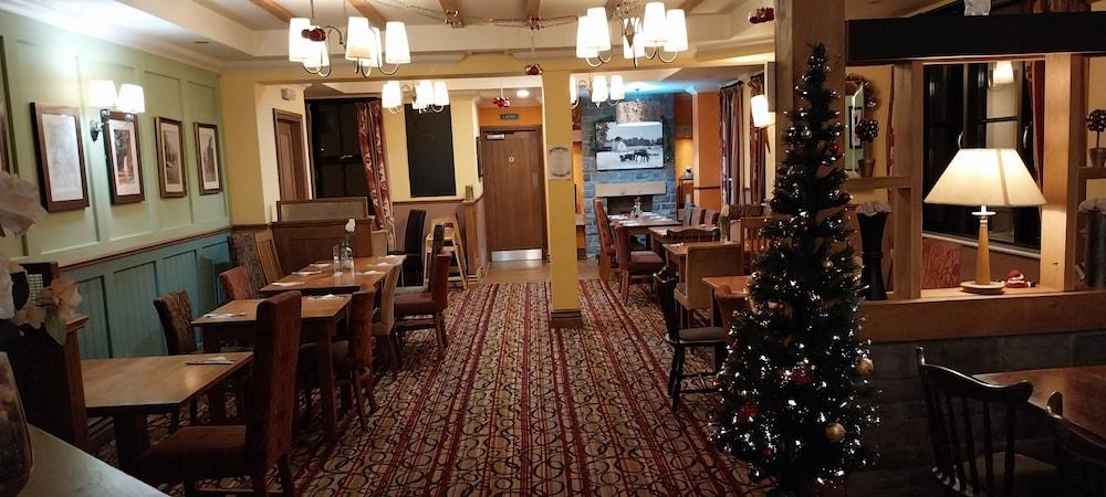 The Lamb & Flag Hotel