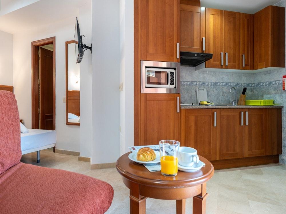 Beachfront Apartment -don Juan Manilva