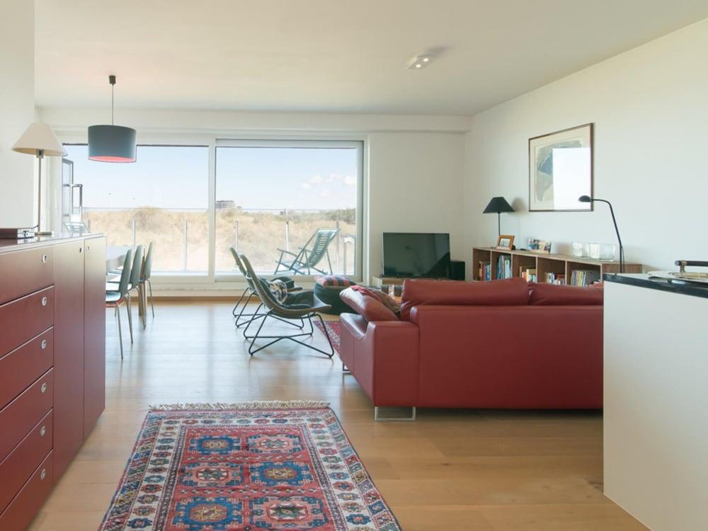 Apartment in Oostende Near Beach & Dunes