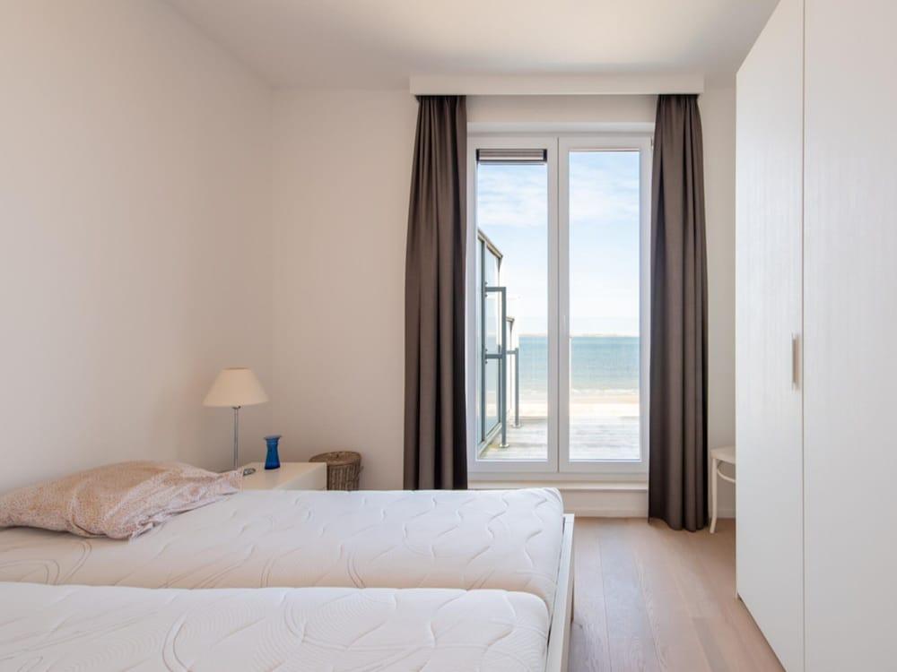 Duplex Apartment With 4 Terraces and sea View