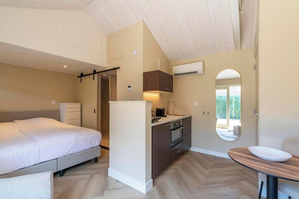 Beautiful Suite on the Village Square