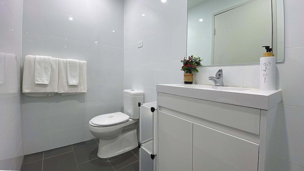 Metawise 2BR Apartment in Heart of Hurlstone Park