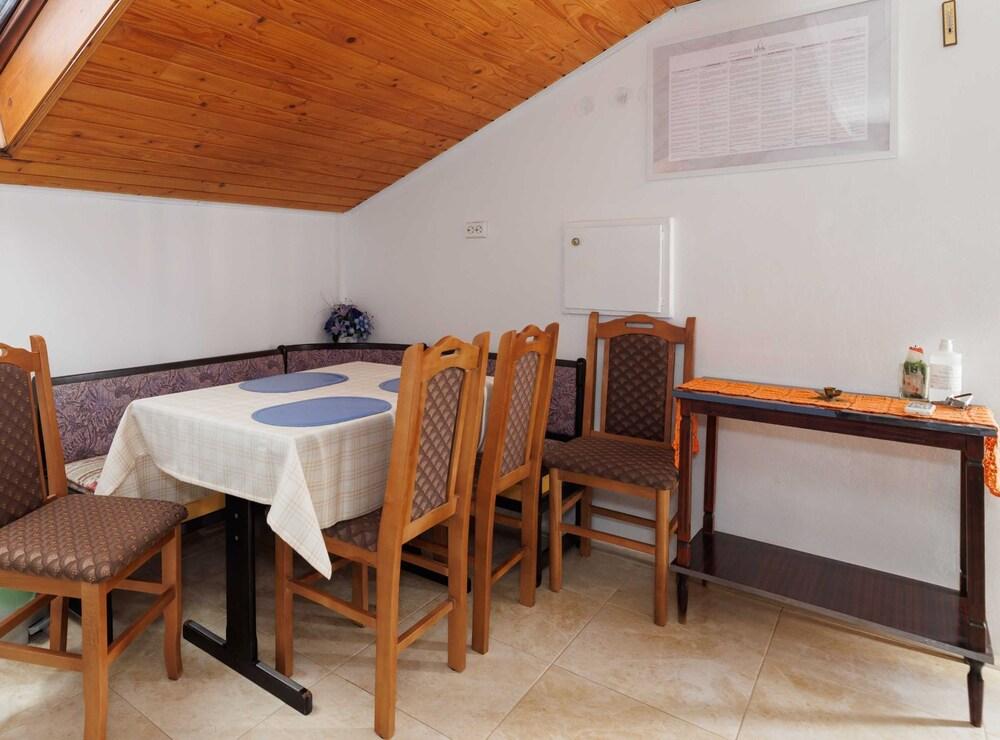 Classic and Trendy Apartment With Terrace