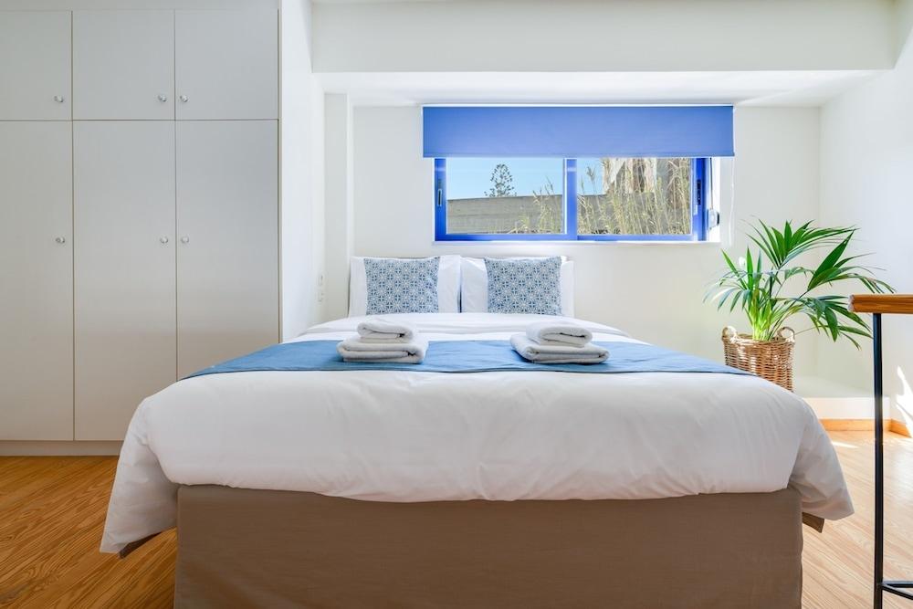 Beach House Kalamaki Steps Away From the Beach