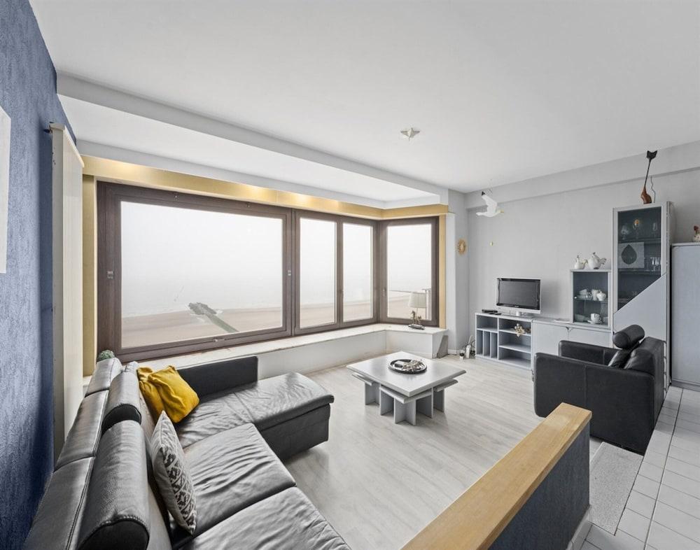 Flat in Blankenberge With Ocean Views