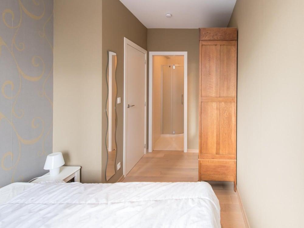 Tasteful Apartment Near the Beach