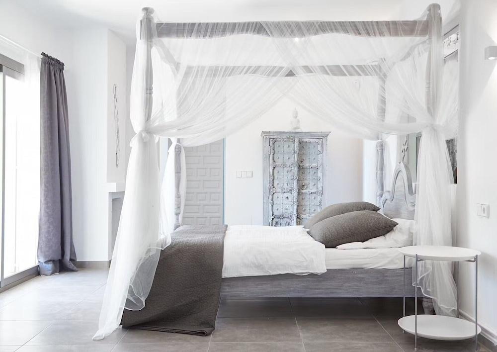 Beautiful Villa With sea Views