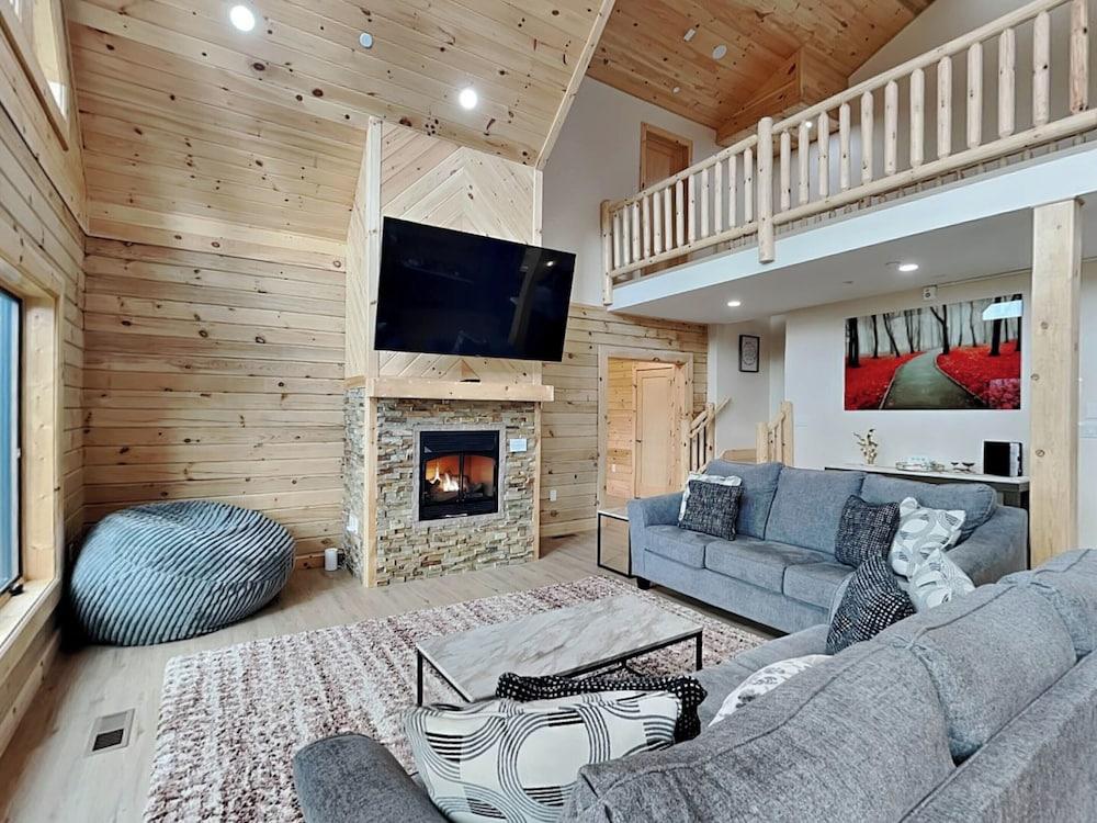 Majestic Manor by Taylor Made Deep Creek