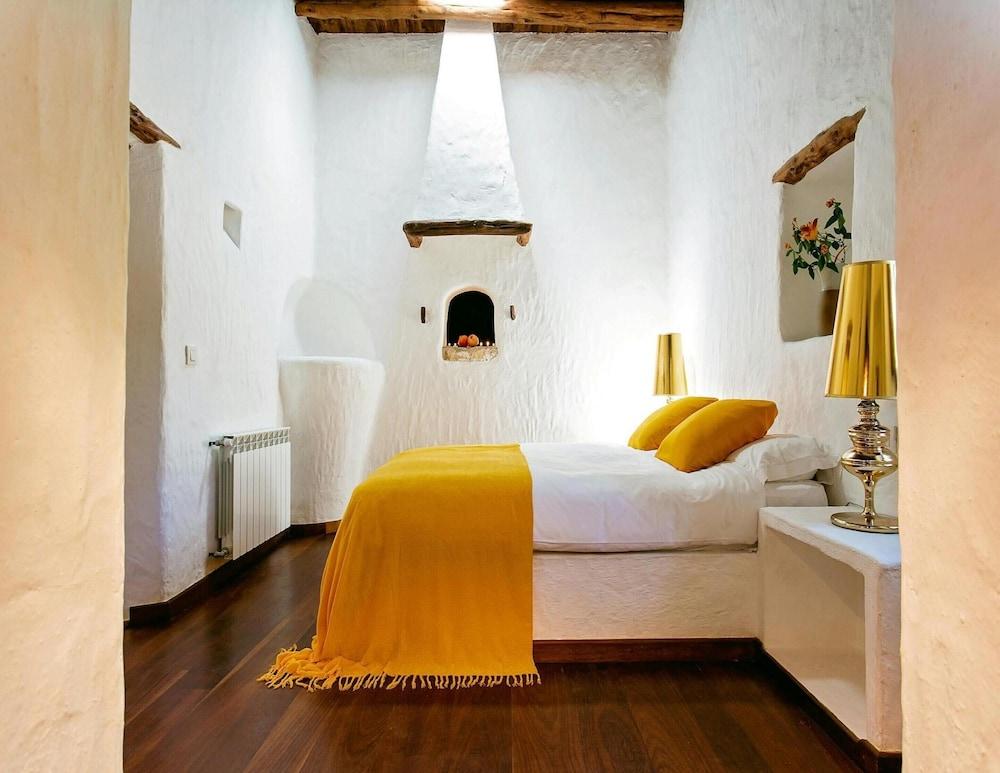 Amazing Villa With Swimming Pool