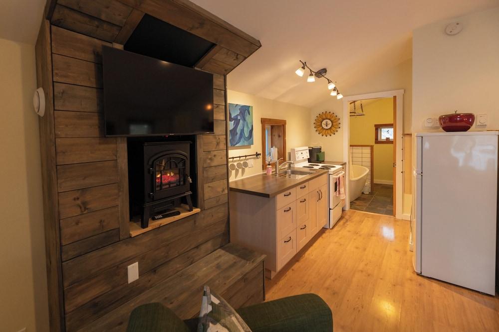 Downtown Whitehorse - Treehouse