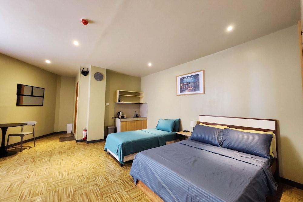 Freddo Studio Apartelle