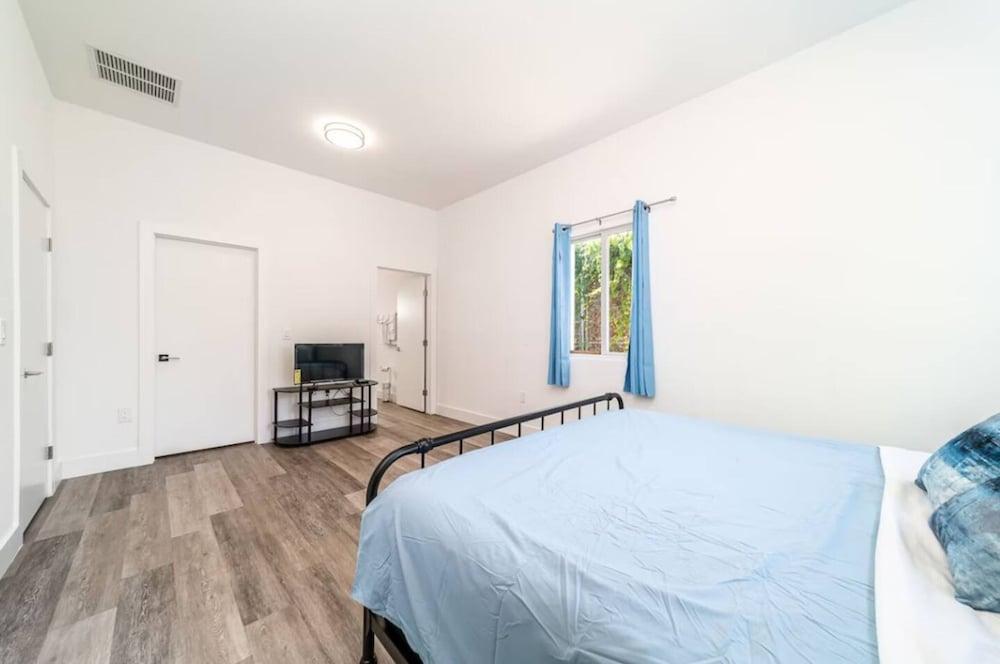 Charming Home With Pool Jacuzzi