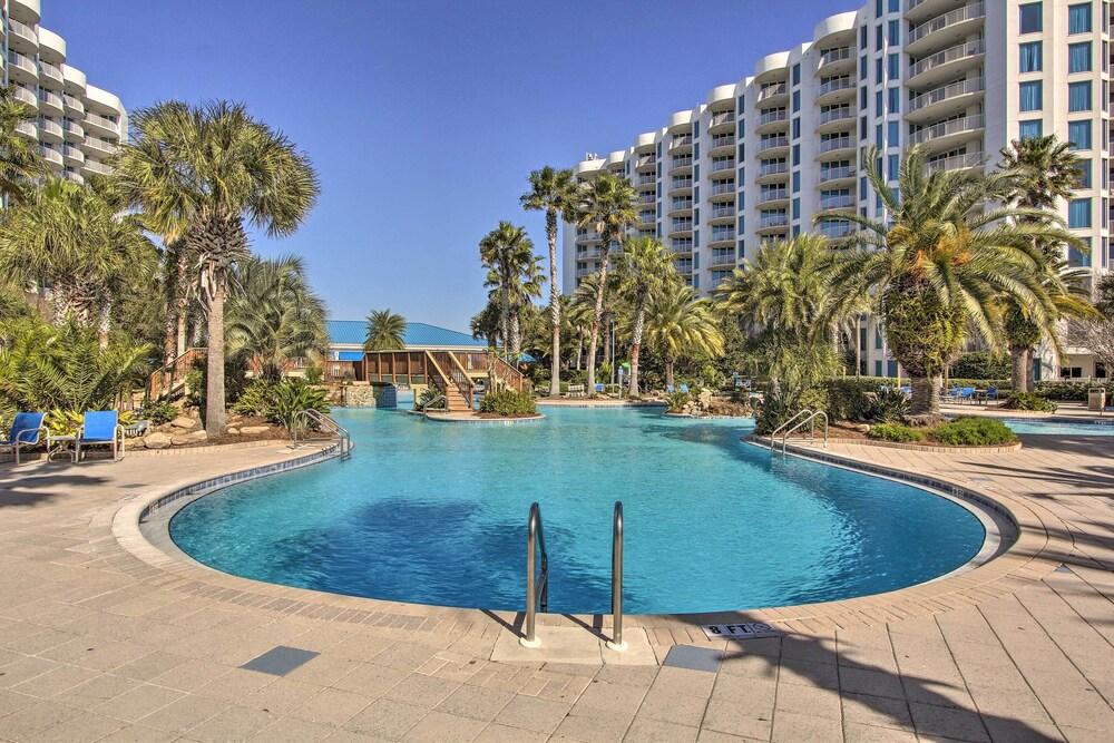 Walk to White-sand Beach: Resort Condo in Destin!