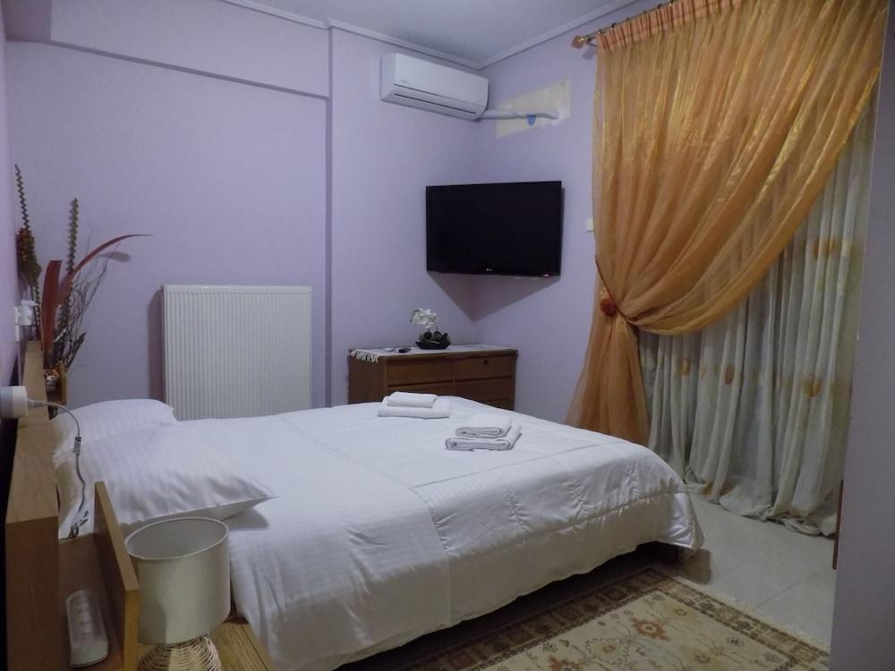 Natalys 2 Bd Gorgeous Apt in Volos