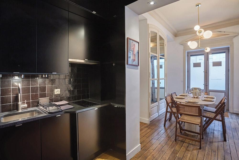 Appartment St Germain des Pres by Studio Prestige