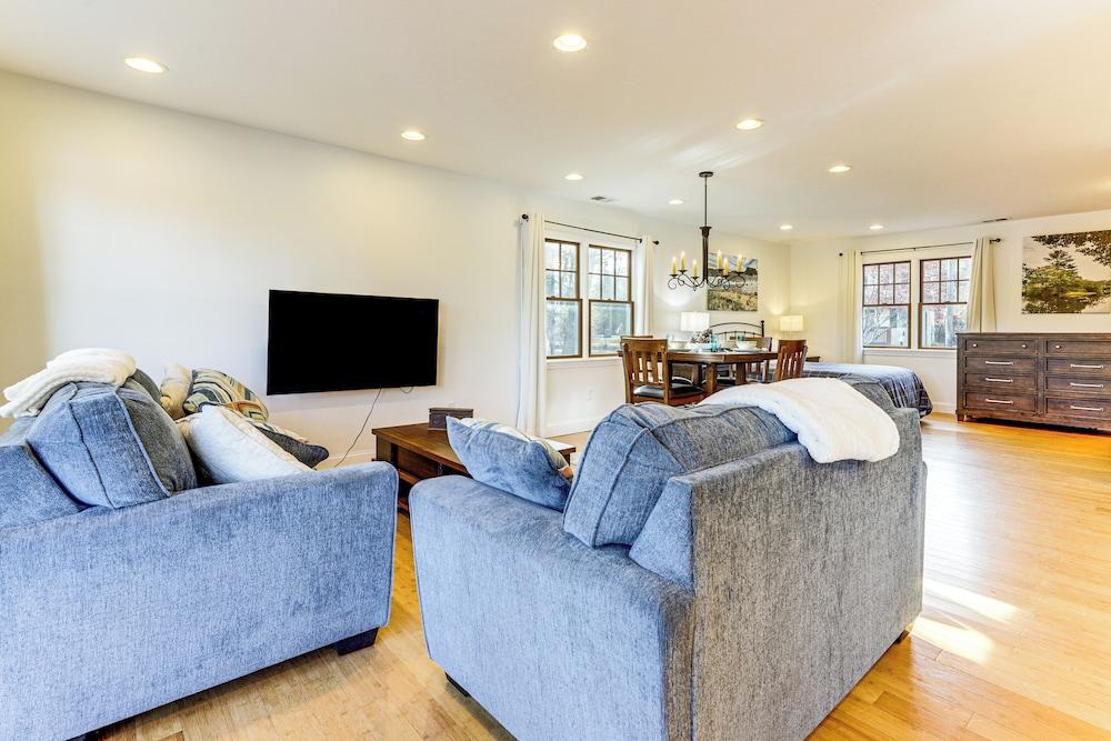 < 3 Mi to Uconn: Peaceful Home on Pine Lake