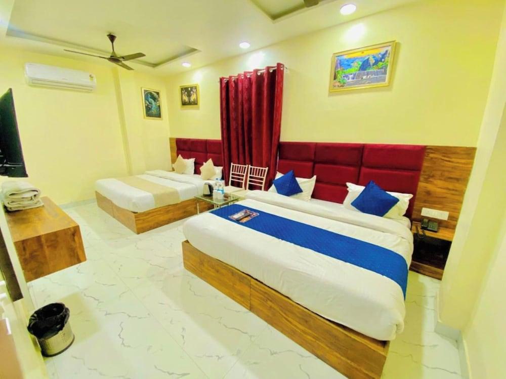 Goroomgo Holiday First Amritsar