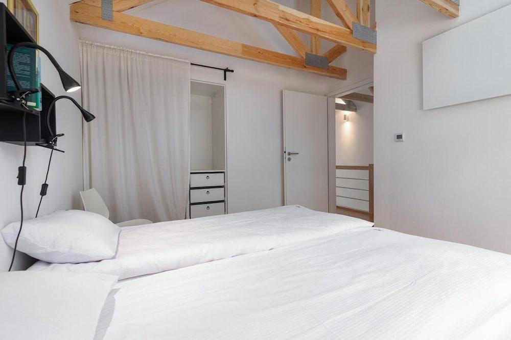 Holiday Home by Lake Wiselka Near Baltic Beach