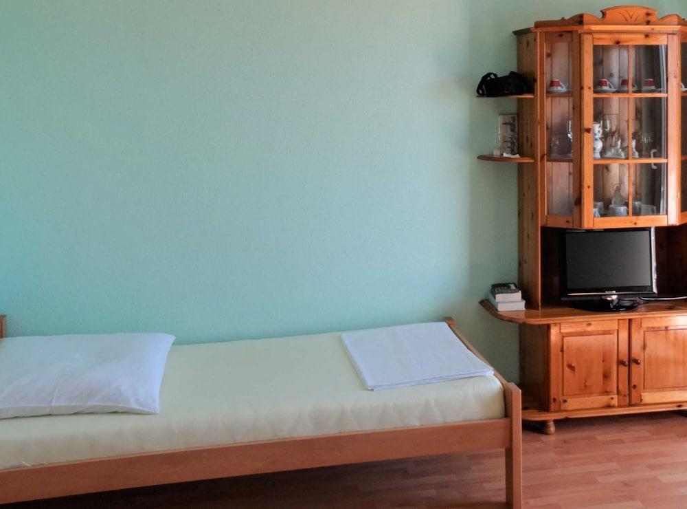 Cozy Crikvenica Apartments With Sea View and Balcony