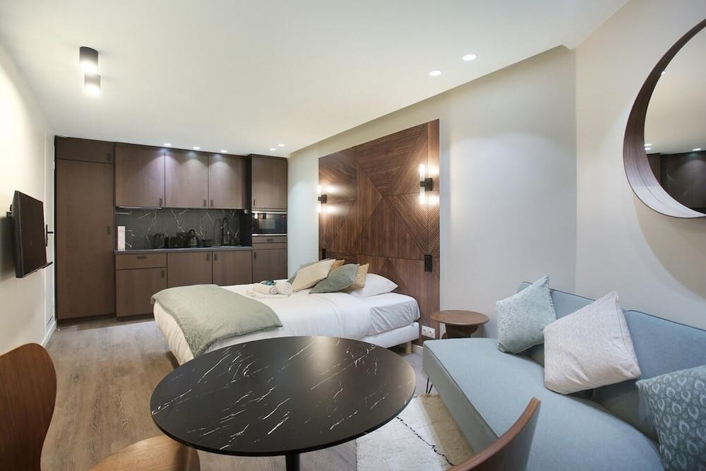 Sublim and New Studio Moulin Rouge