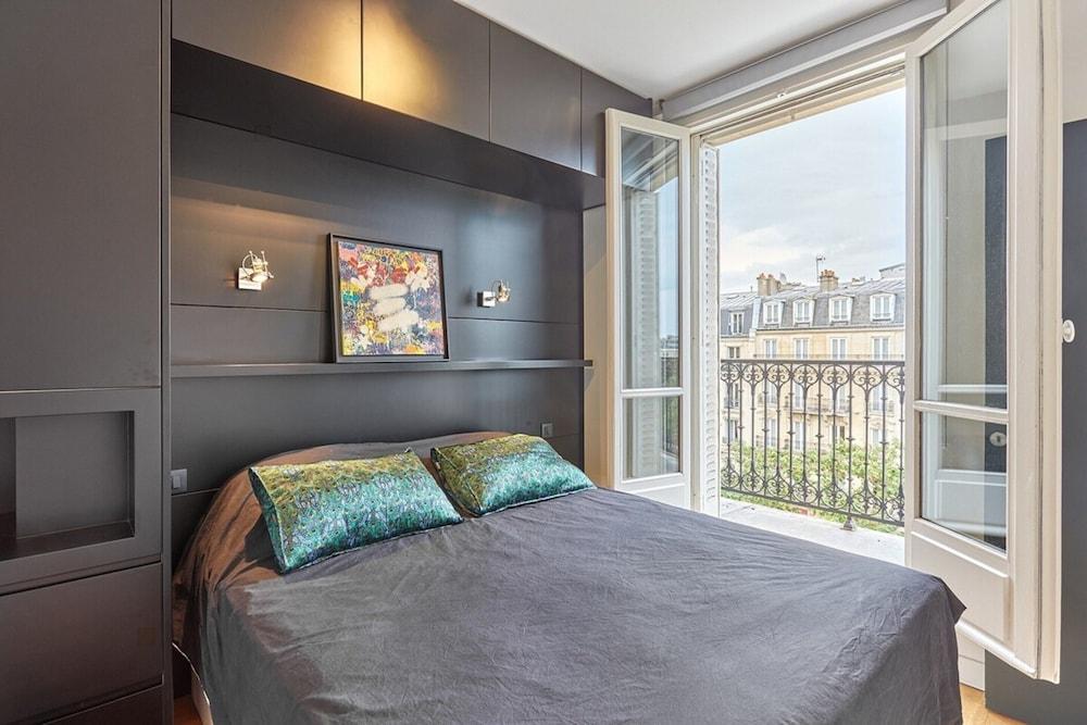 Superb Arc de Triomphe Apartment